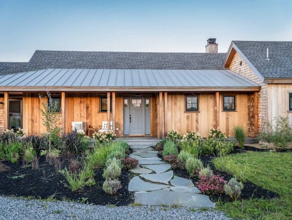 Cape Cod Home 994543