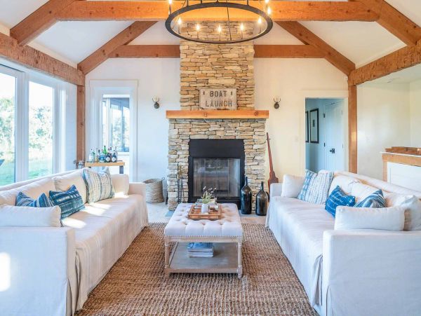 Cape Cod Home 994543