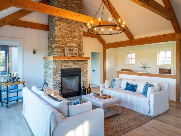 Cape Cod Home 994543