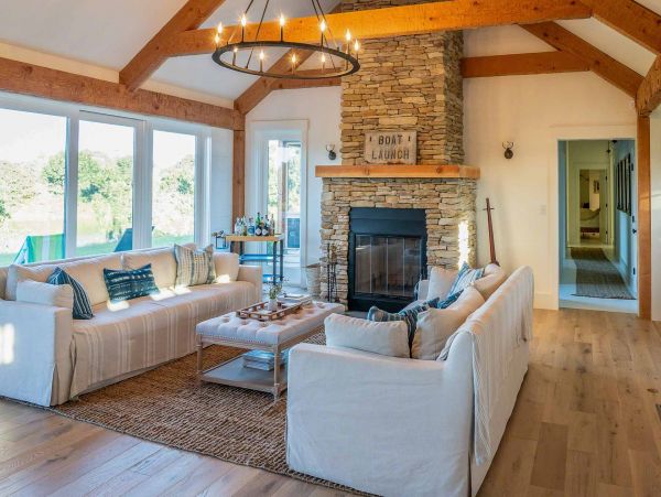 Cape Cod Home 994543