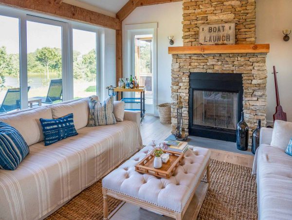 Cape Cod Home 994543