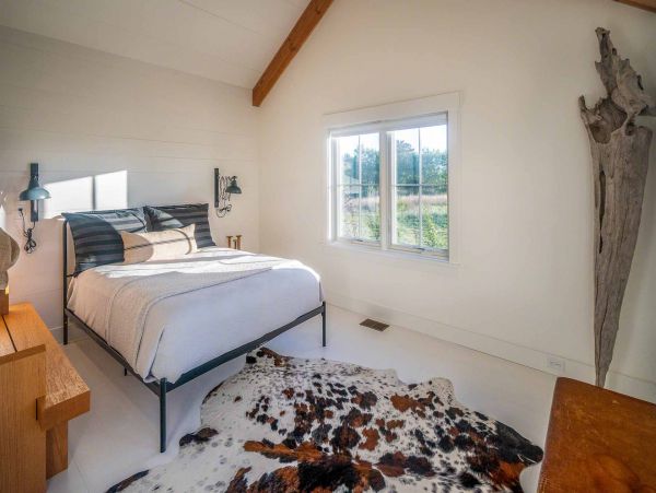 Cape Cod Home 994543