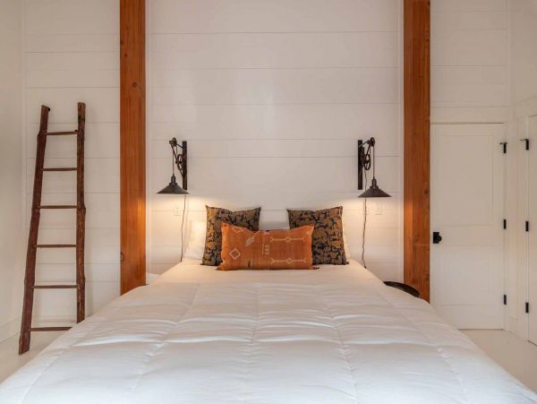 Cape Cod Home 994543