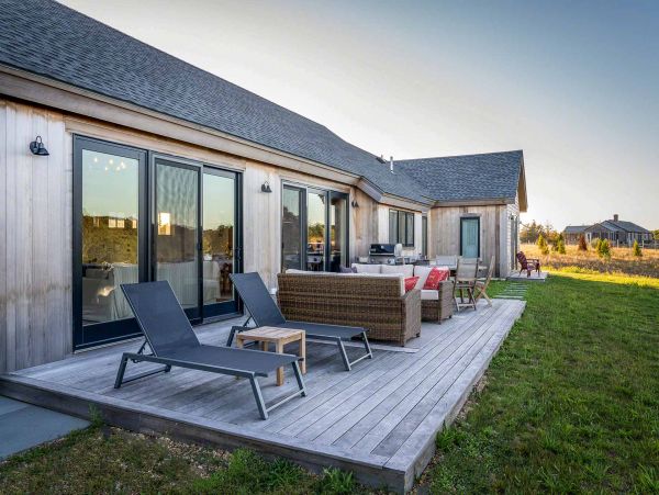 Cape Cod Home 994543