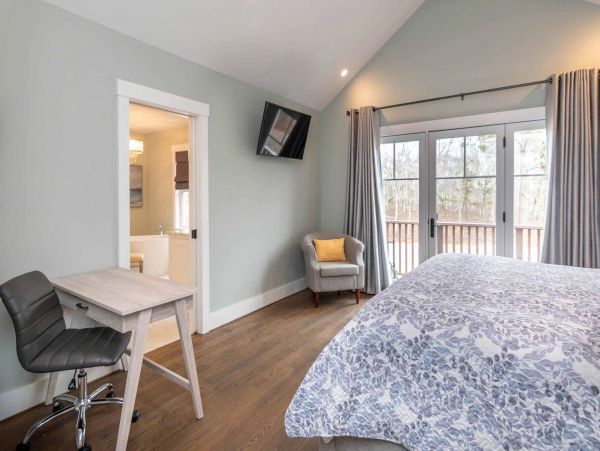 Cape Cod Home 994544