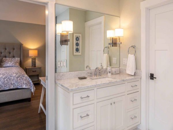 Cape Cod Home 994544