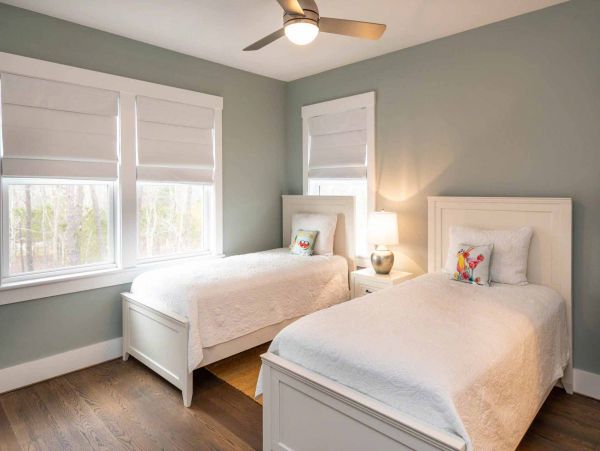 Cape Cod Home 994544