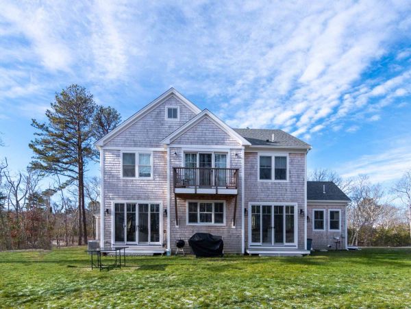Cape Cod Home 994544