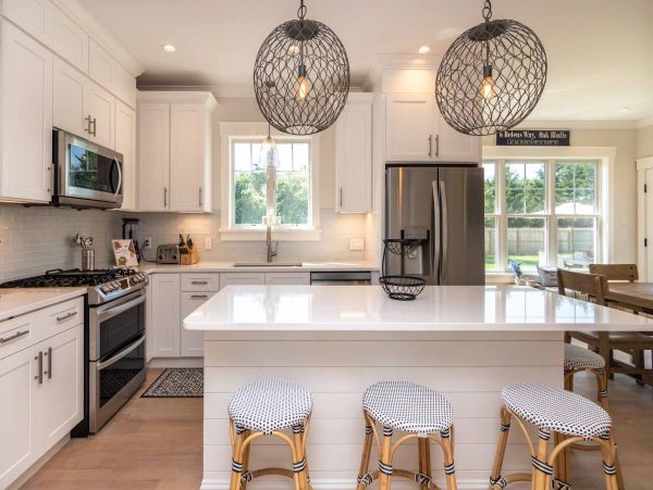 Cape Cod Home 994545