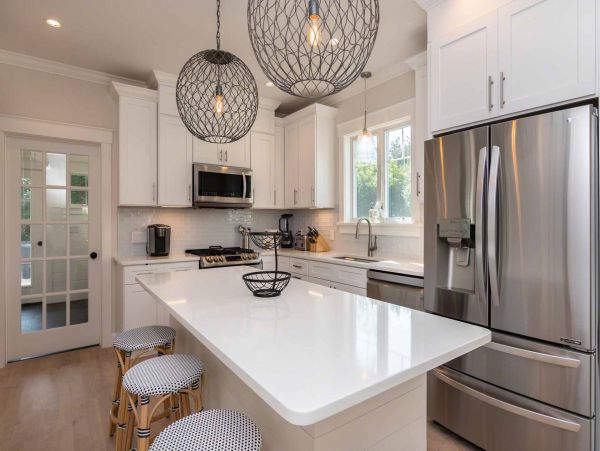 Cape Cod Home 994545