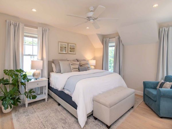 Cape Cod Home 994545