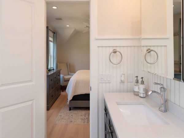 Cape Cod Home 994545
