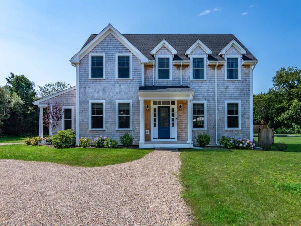 Cape Cod Home 994545