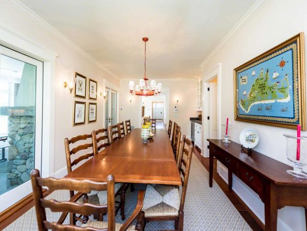 Cape Cod Home 994546