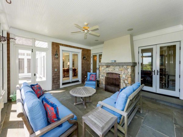 Cape Cod Home 994546