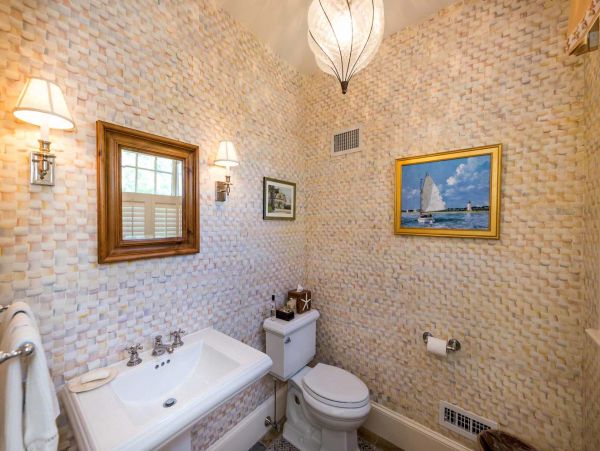 Cape Cod Home 994546