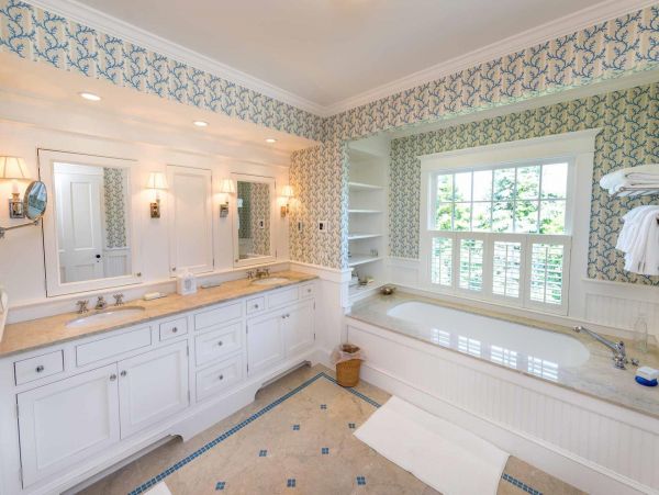 Cape Cod Home 994546