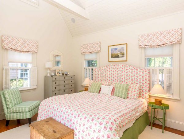 Cape Cod Home 994547