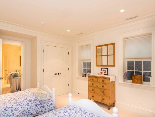 Cape Cod Home 994547
