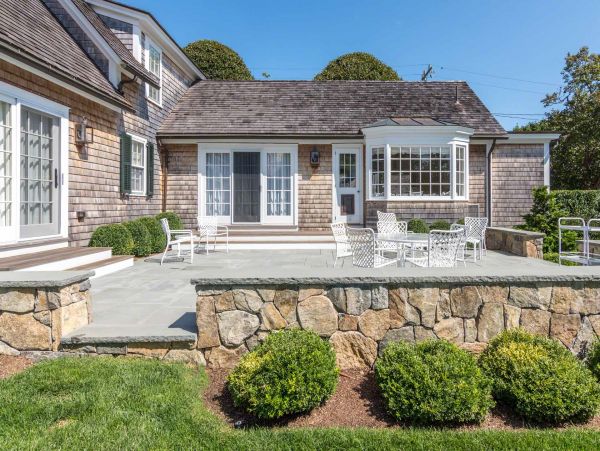 Cape Cod Home 994547