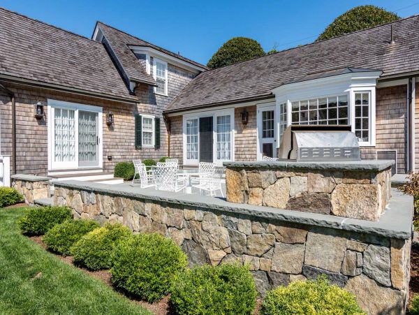 Cape Cod Home 994547