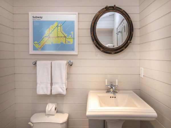 Cape Cod Home 994548