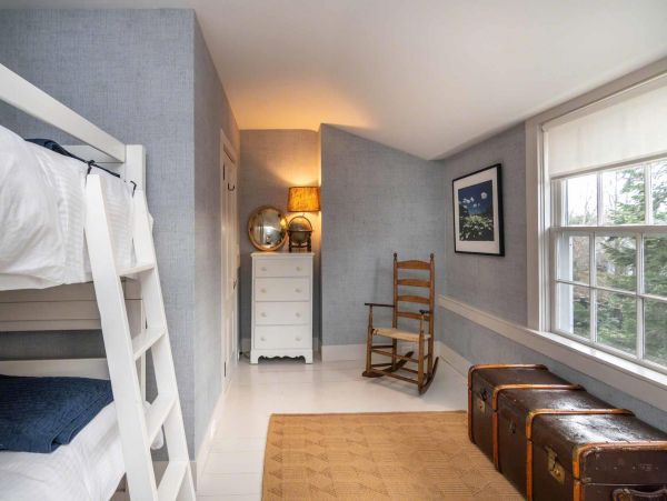 Cape Cod Home 994548