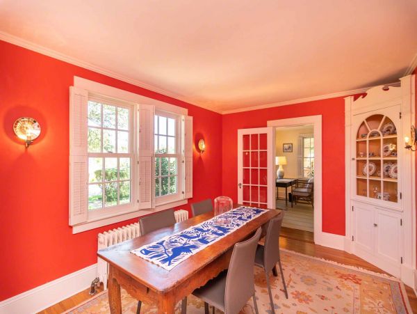 Cape Cod Home 994549
