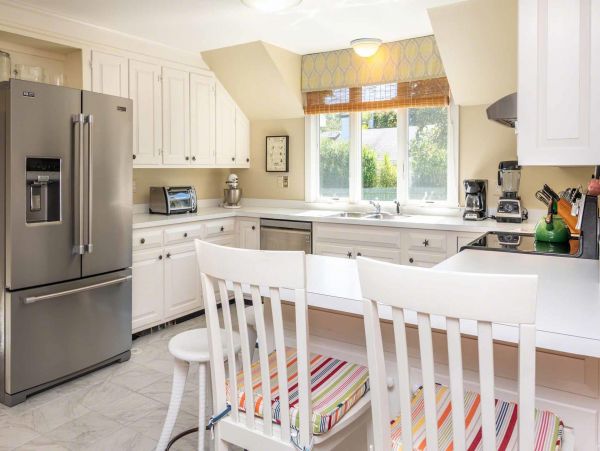 Cape Cod Home 994549