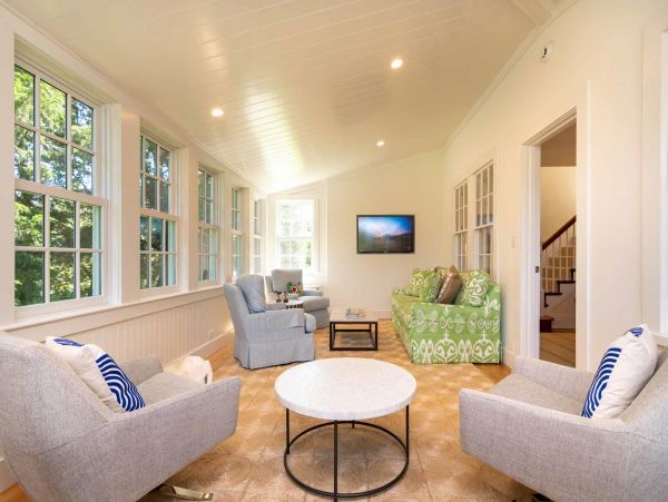 Cape Cod Home 994549