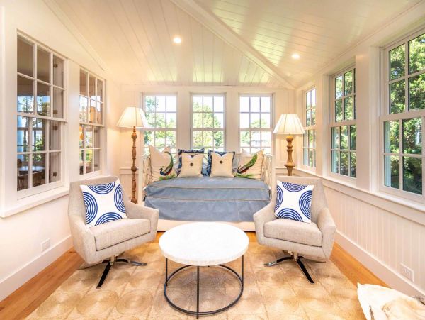 Cape Cod Home 994549