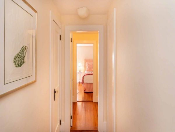 Cape Cod Home 994549