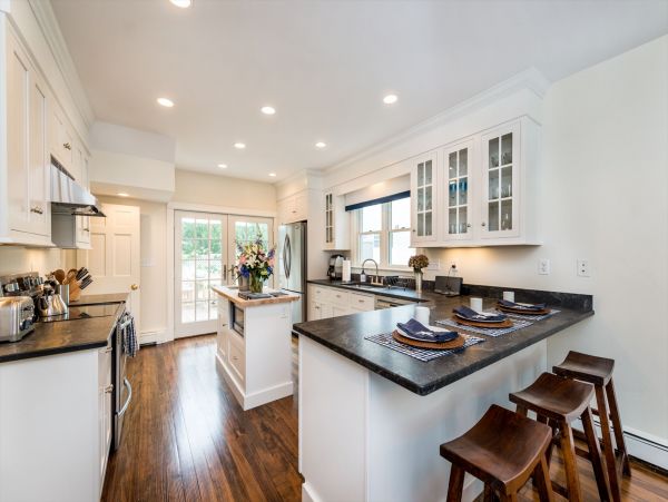 Cape Cod Home 994550