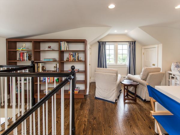 Cape Cod Home 994550