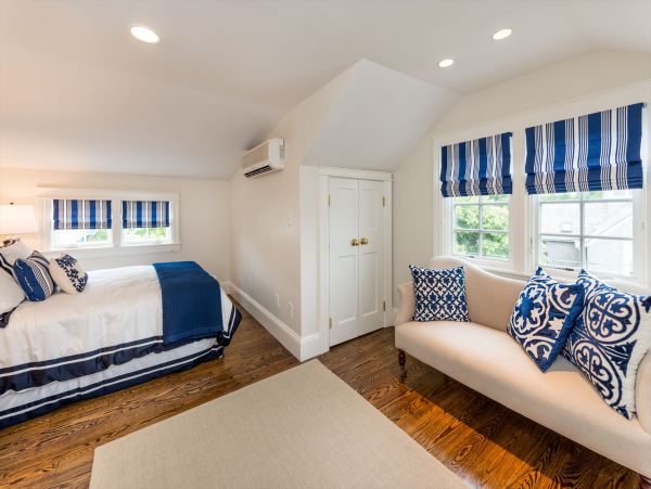 Cape Cod Home 994550