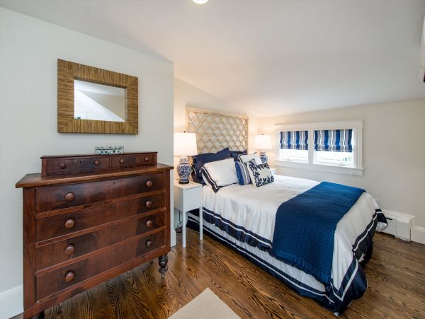 Cape Cod Home 994550