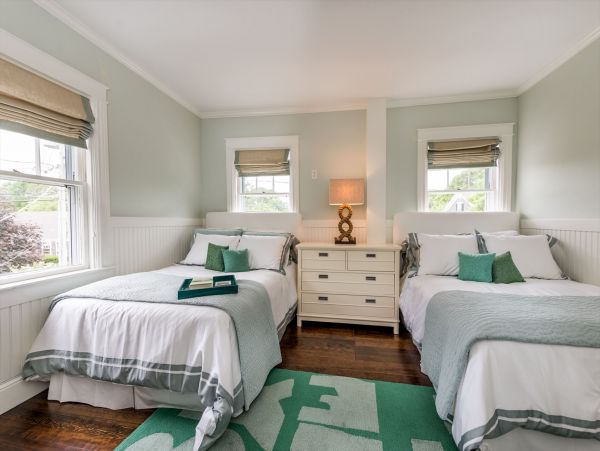 Cape Cod Home 994550