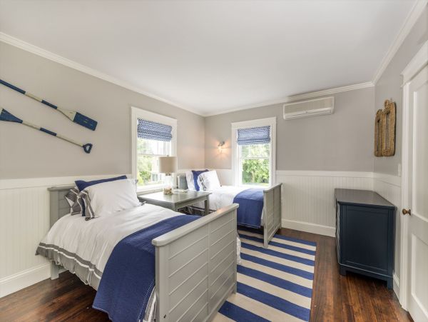 Cape Cod Home 994550
