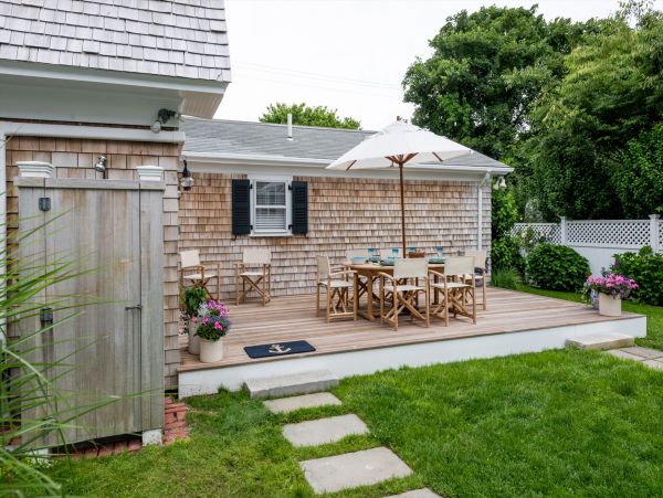 Cape Cod Home 994550