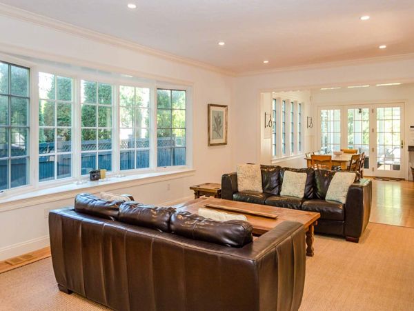 Cape Cod Home 994552