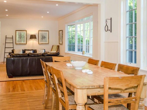 Cape Cod Home 994552