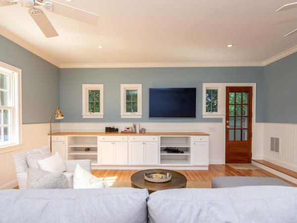 Cape Cod Home 994552
