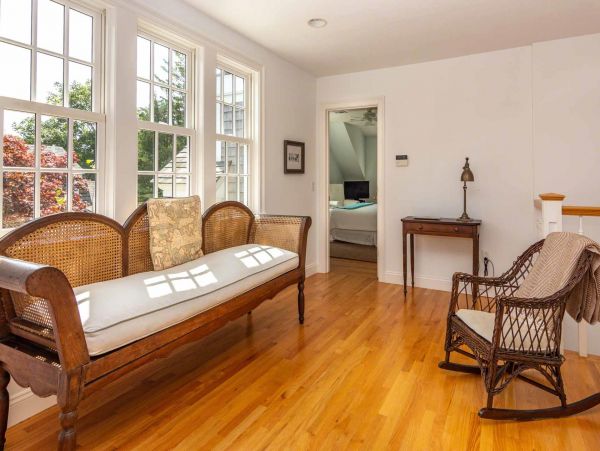 Cape Cod Home 994552