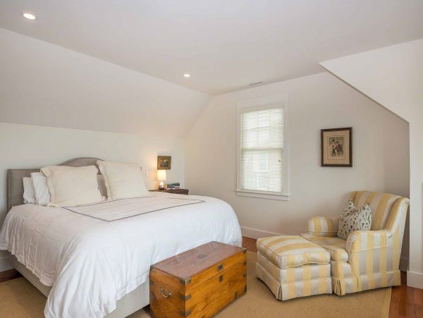 Cape Cod Home 994553