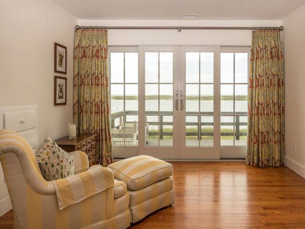 Cape Cod Home 994553