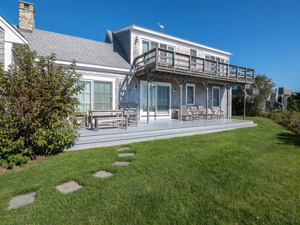 Cape Cod Home 994553