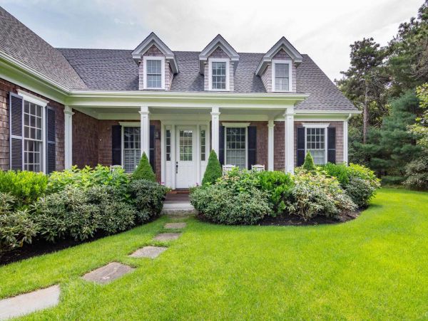 Cape Cod Home 994554