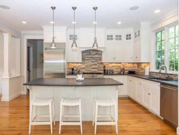Cape Cod Home 994554