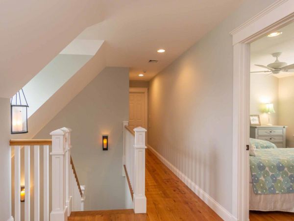 Cape Cod Home 994554