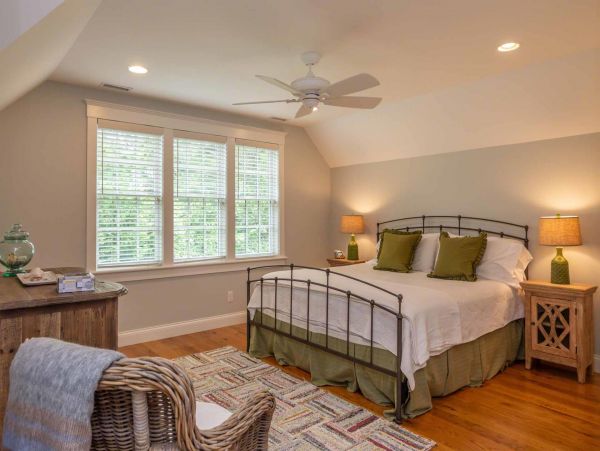 Cape Cod Home 994554